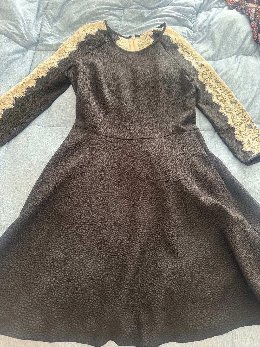 RACHEL Rachel Roy Black Mini Dress with Cream Lace Sleeves sz 4 lace light flowy